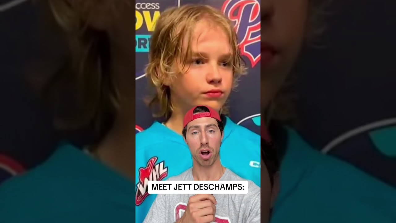 14-year-old 5’7, 120 lbs defenceman signs with the Regina Pats 😲👏