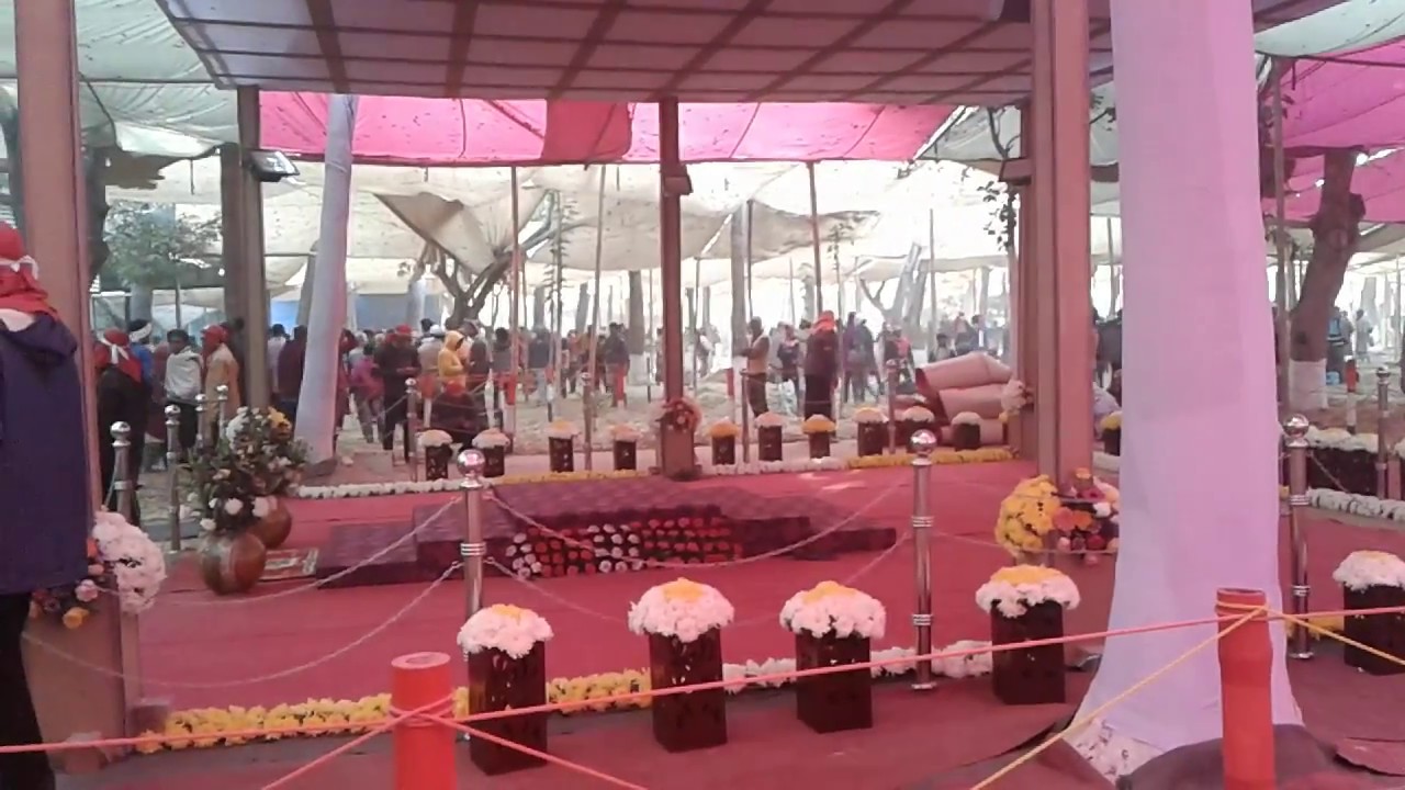 পবিত্র রওজা মুবারক (চন্দ্রপাড়া পাক দরবার শরীফ - ২০১৭ ইং)