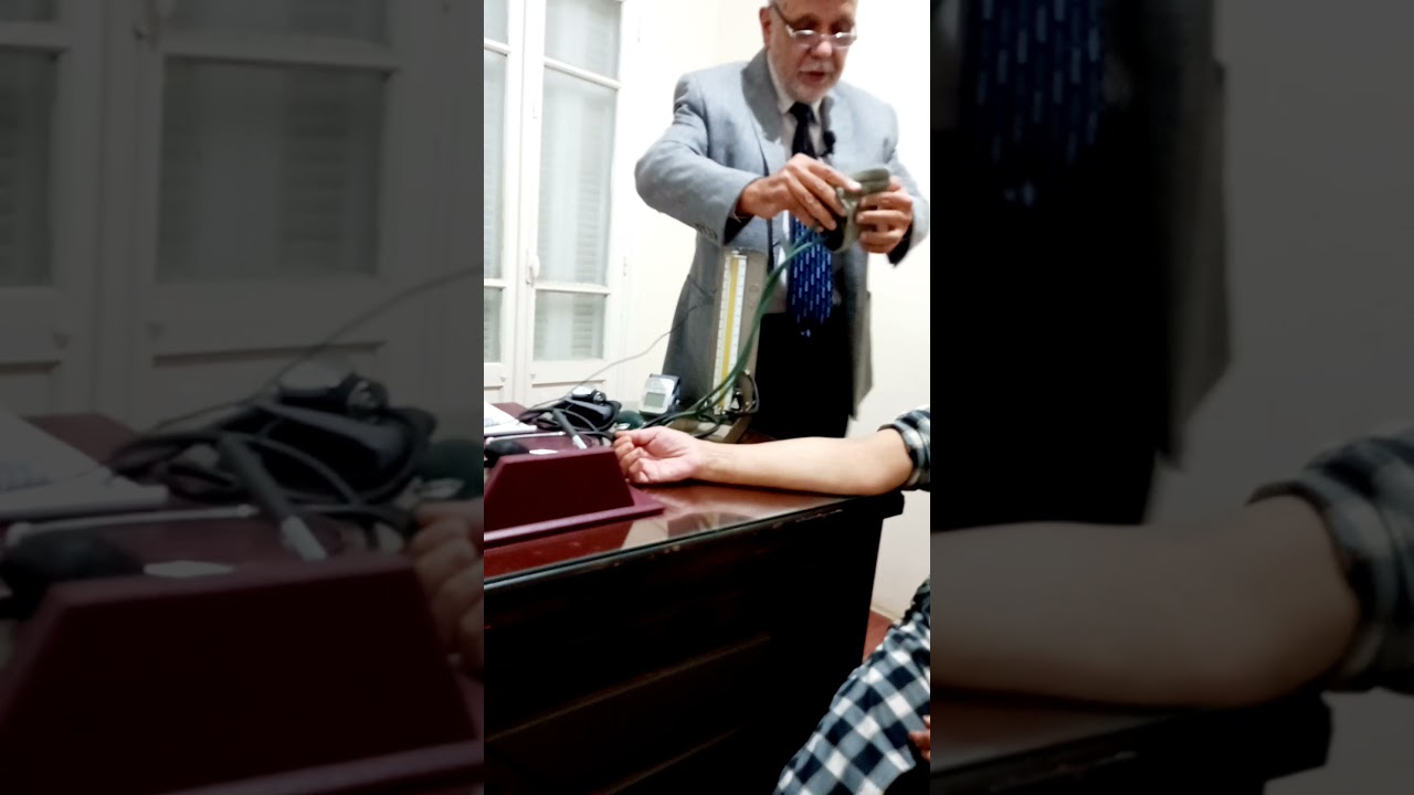 تدريب عملي علي قياس الضغط وتلافي أخطاء  القياس،#عياده_ القلب_ في_ بيتك ،د احمد دبوس استشارى القلب