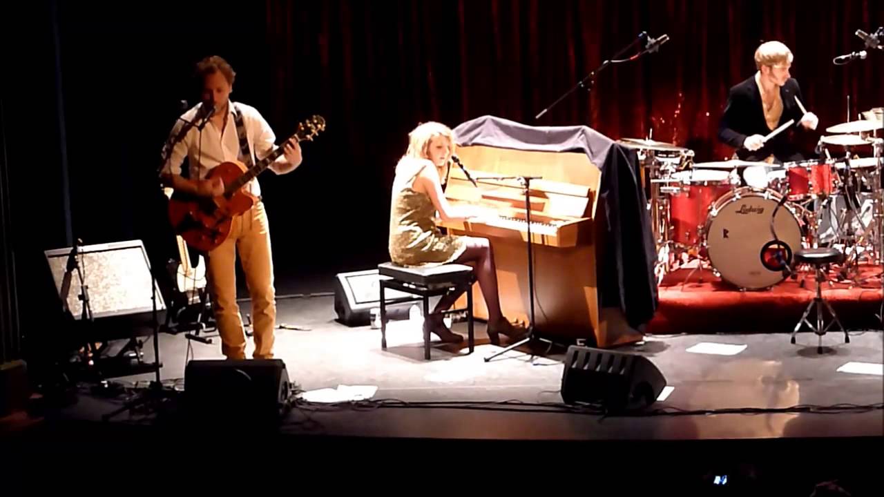 Roosbeef - Alleen 2 - Live @ Leidse Schouwburg - 02-11-2012