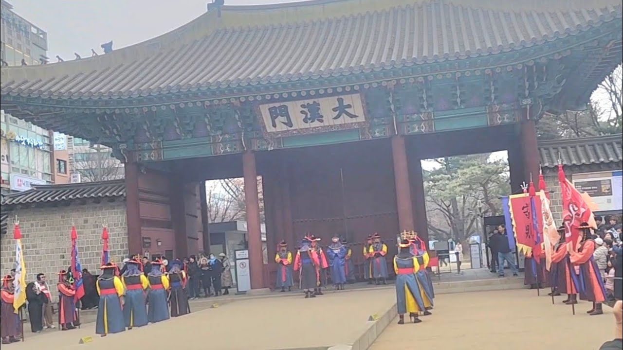 The Royal Guard Changing Ceremony at Gyeongbokgung Palace&nbsp;#seoul ##korea 
