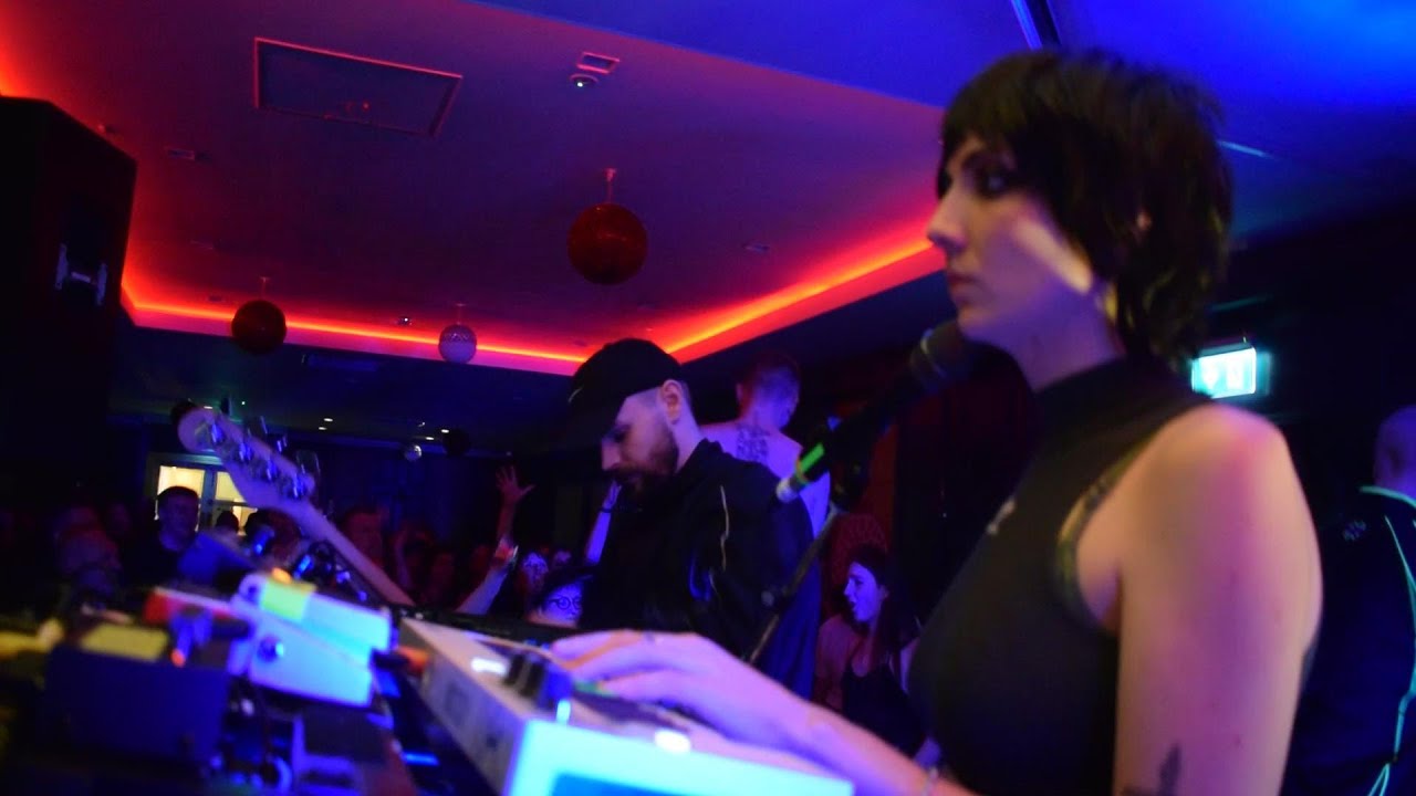 VLURE - FEELS LIKE HEAVEN - LIVE @ NO A MEAN CITY/REFUWEEGEE