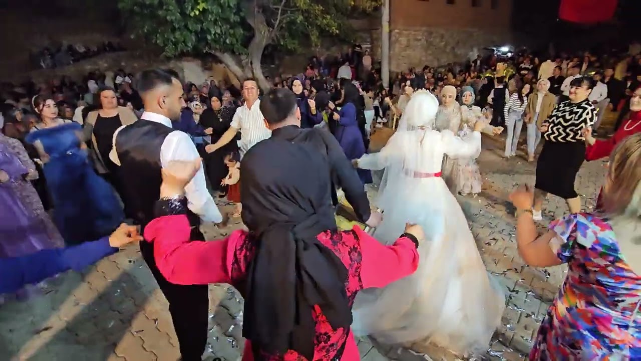 DEMİRCİ'nin YARBASAN KÖYÜNDE FADİME NUR SERKAN ERYİĞİT ÇİFTİNİN DÜĞÜN TÖRENİNDEN GÖRÜNTÜLER 13-10-24