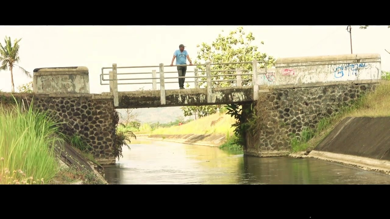 ANDRE AMAT:  KOWE LALI