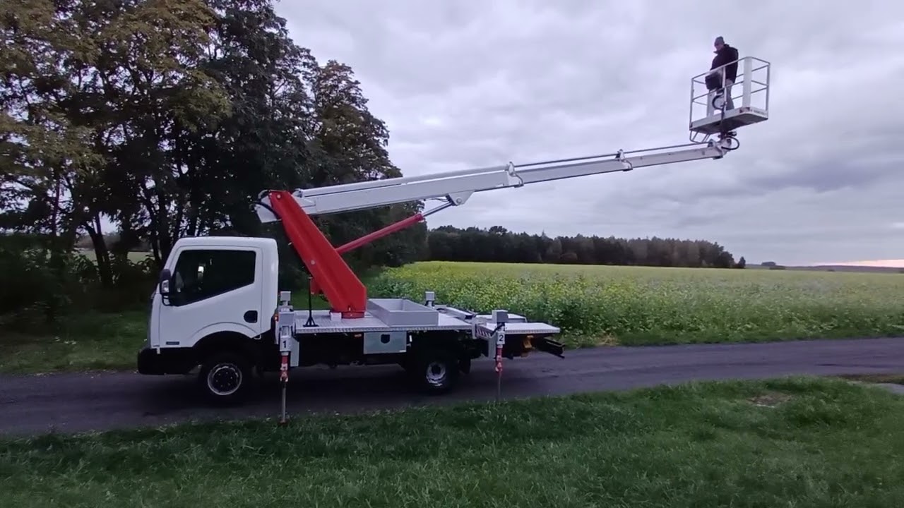 Nissan Cabstar NT 400 Multitel MT162 EX