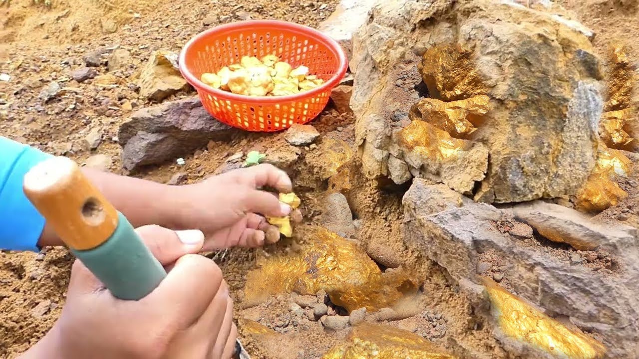 Gold Nugget Discovery That Shocked Everyone worth Million Dollar of Treasure at Mountain