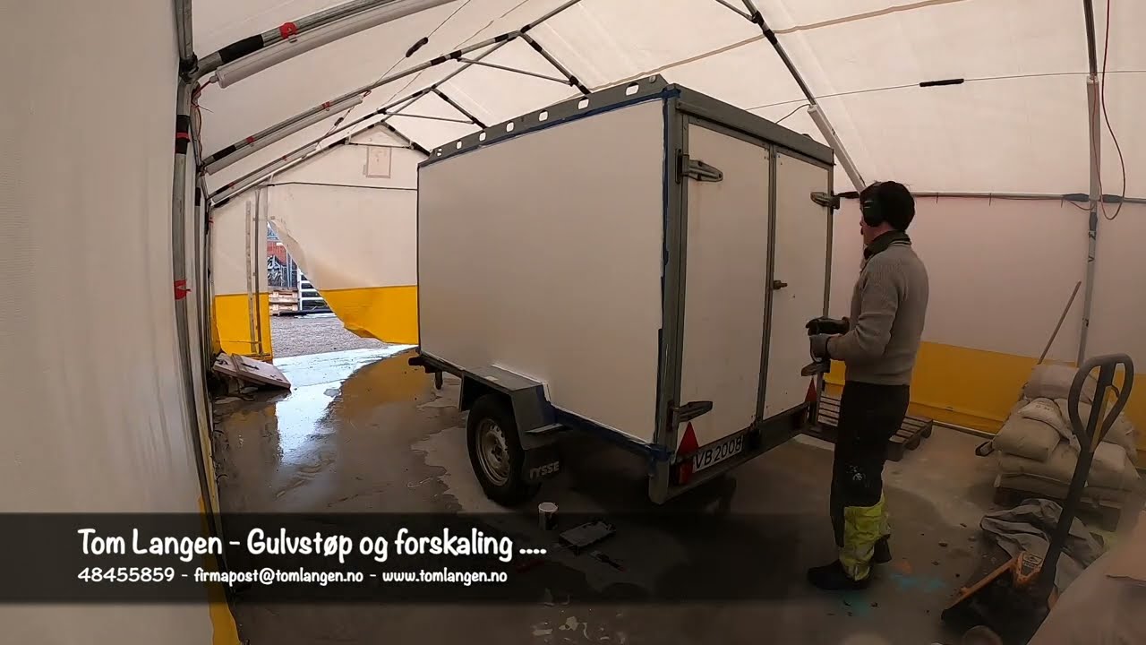 Før og etter oppdragene.. Maler skaphengeren . ta vare på utstyret... Langen på jobb... fixit
