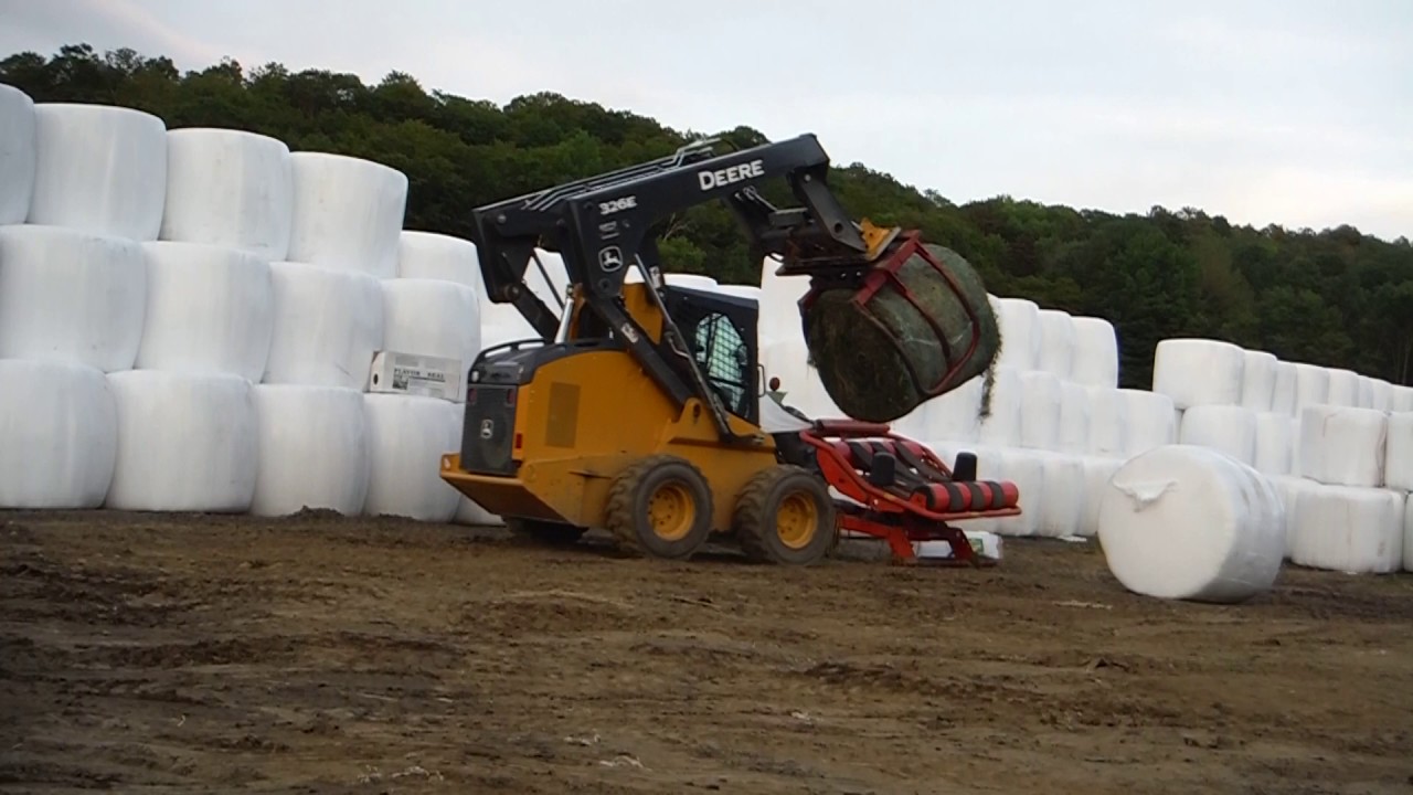 Wrapping Round Bales