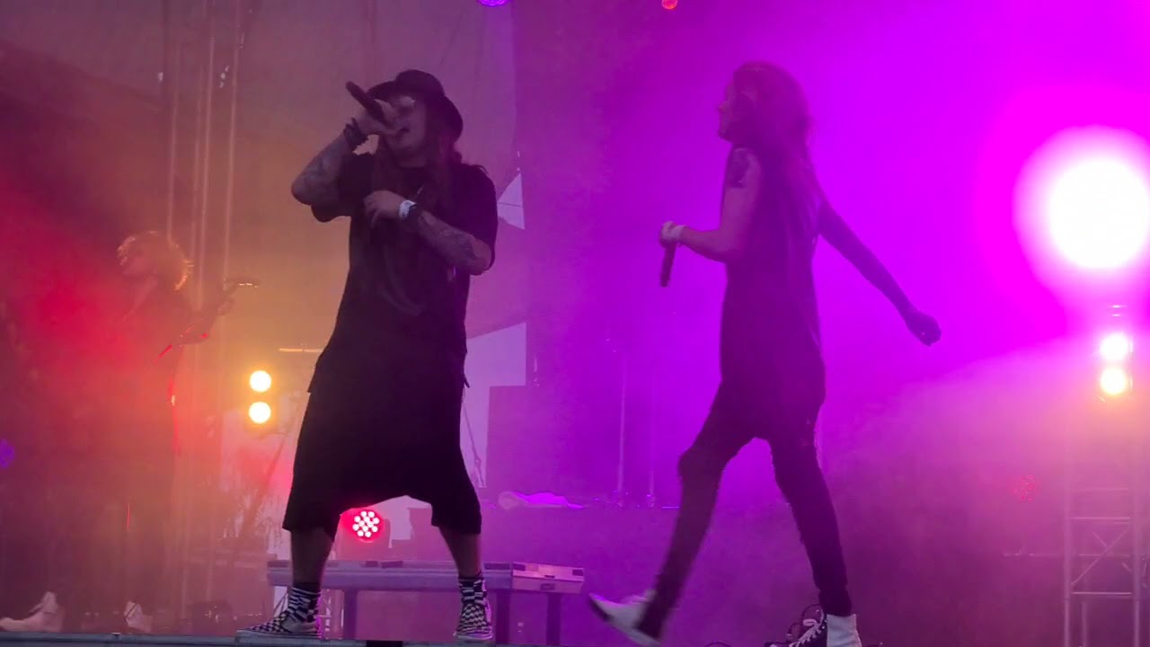 Blind Channel live at Qstock - Love Of Mine