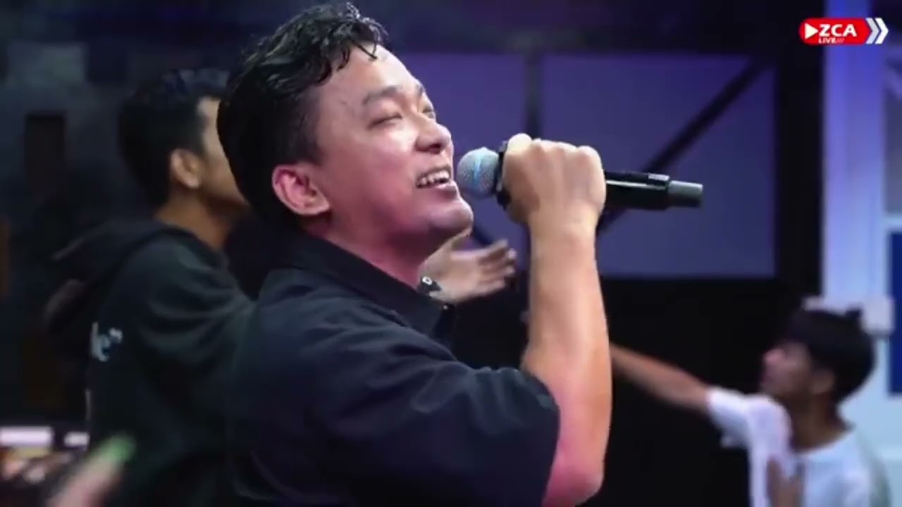 “ကိုယ်တော်အတူရှိရင်”
