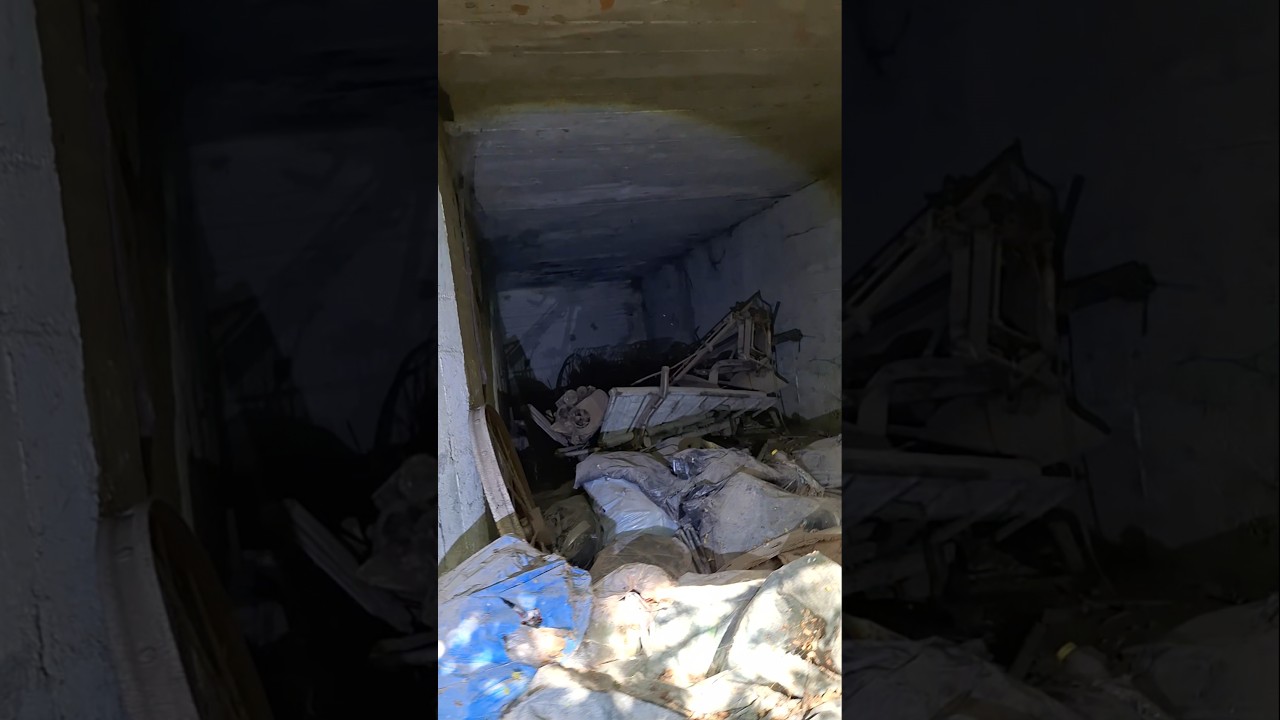 auf einen ehemaligen Flugfeld aus dem Zweiten Weltkrieg fanden wir einen Bunker mit einschusslöcher
