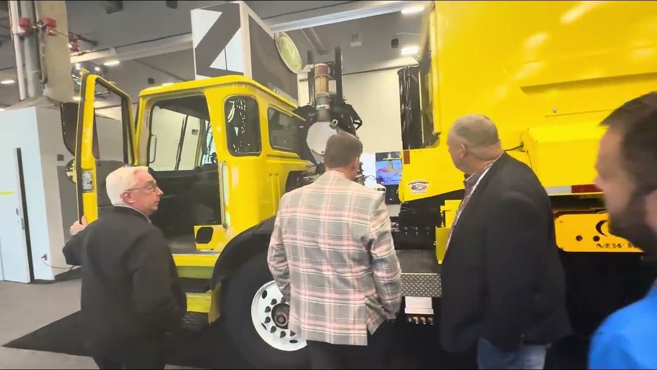 Walking Tour of the Brand New Garbage Truck | Rcon 2025 | 11/14/25