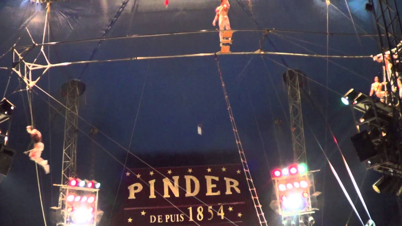 The Flying Yolo Cirque Pinder 2013