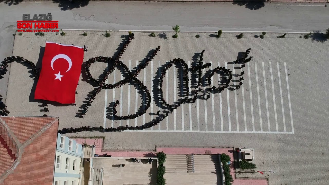 Elazığ'da NFK Lisesi Öğrencileri'nden Atatürk İmzası Koreografisi