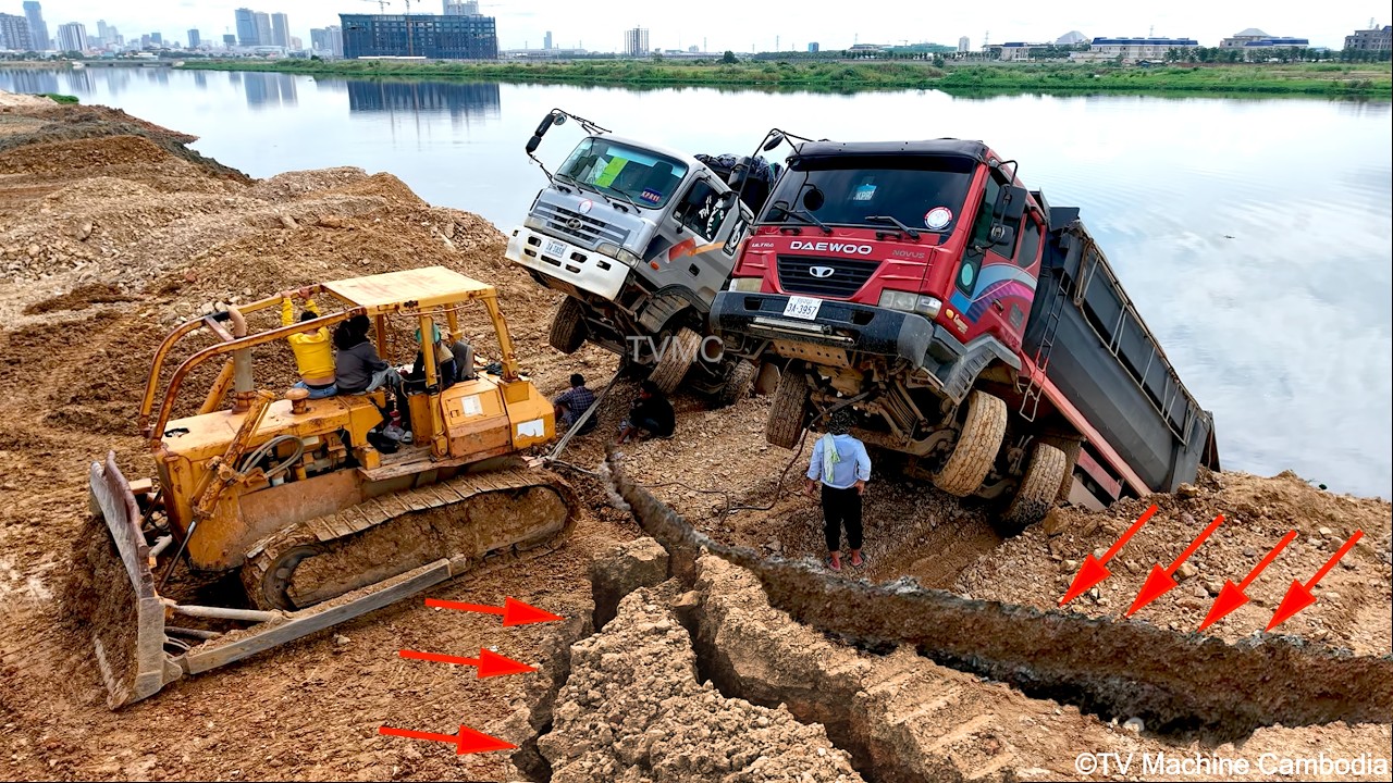 UNBELIEVABLE Double Dump Truck24T Drive Back Uploading Landslide Overturned & Operating Of Recovery