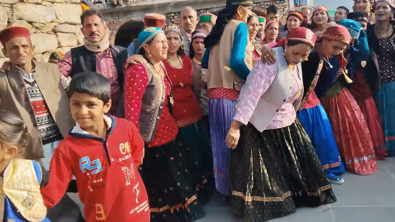 दिवाली में रुक्मी हारूल में खूबसूरत हारूल ताद 🥰😍🤩(कांडोई भरम) #specialdiwali #pahadiculture#pahadi 