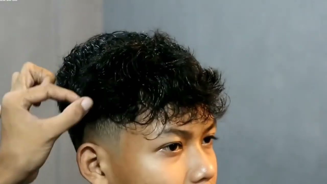 Lima Reverensi / Recomendasi Potongan Rambut Keriting Pria Terpopuler