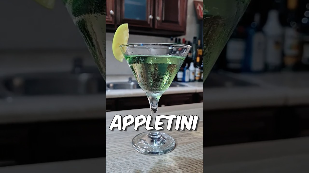 APPLETINI 🍏🍸 | The Easiest Apple Martini You&rsquo;ll Ever Make! #shorts #appletini #martini