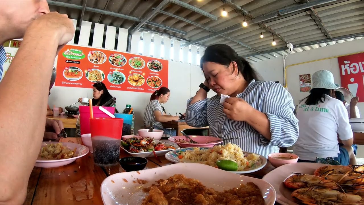 ครัวข้าวหอม ซีฟู้ด ท้ายหาดวอน Meeresfr&uuml;chte Restaurant Bang Saen