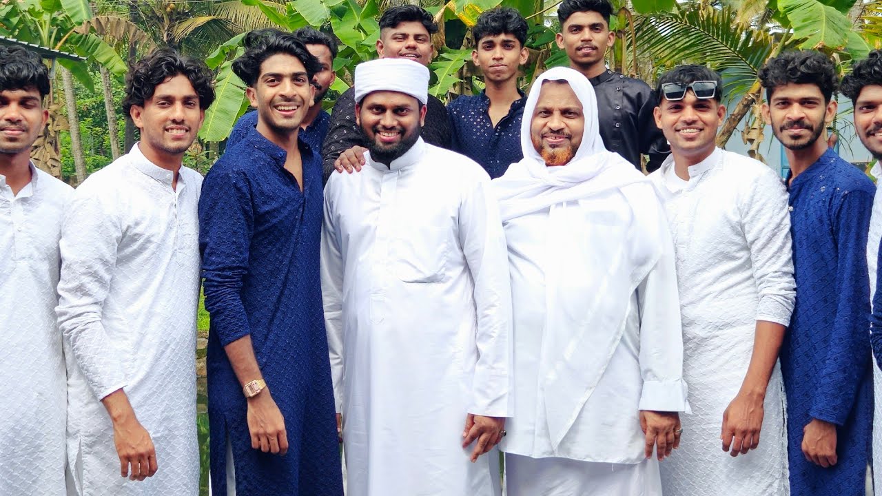 നിറ സദസ്സിൽ സ്റ്റേജിൽ കേറി കയ് അടിച്ച ദഫ് മുട്ട്