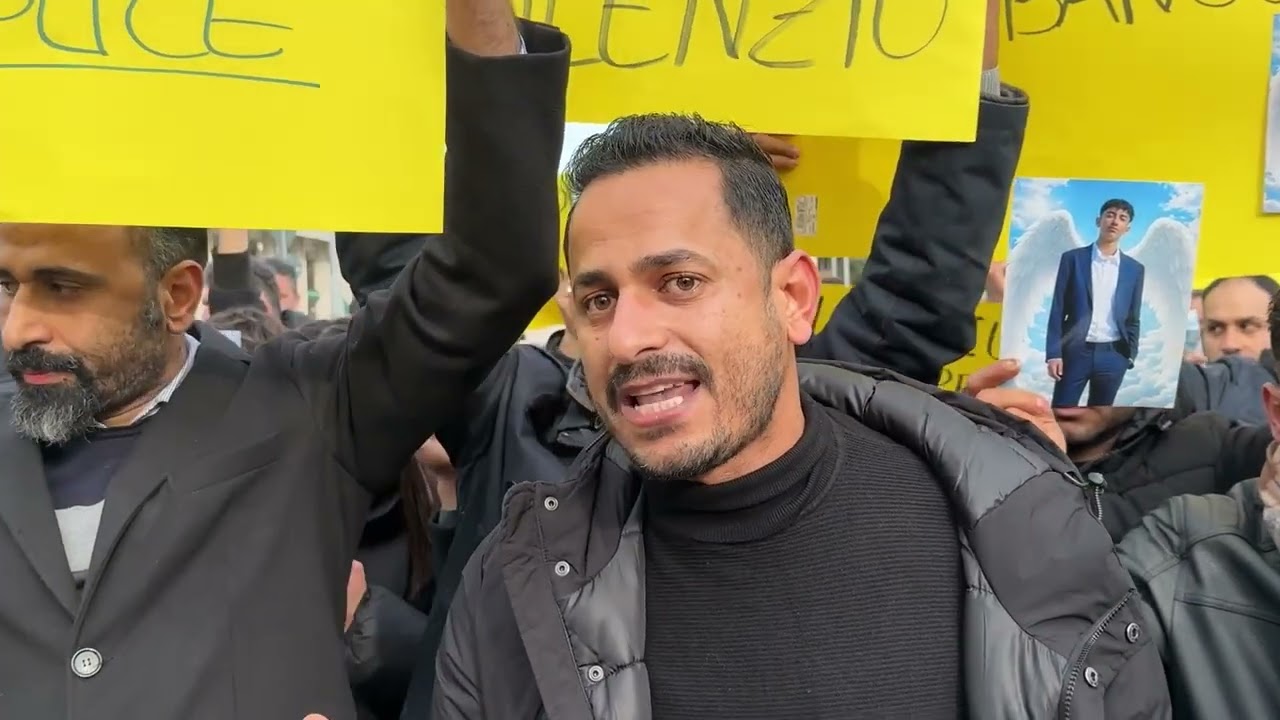 Ragazzo ucciso a scuola, il corteo dei familiari e amici verso la Cattedrale della Spezia