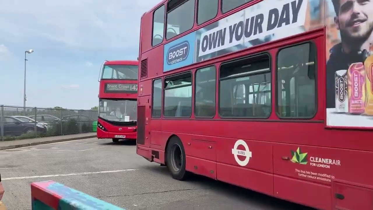 Buses in Edgware May 2023