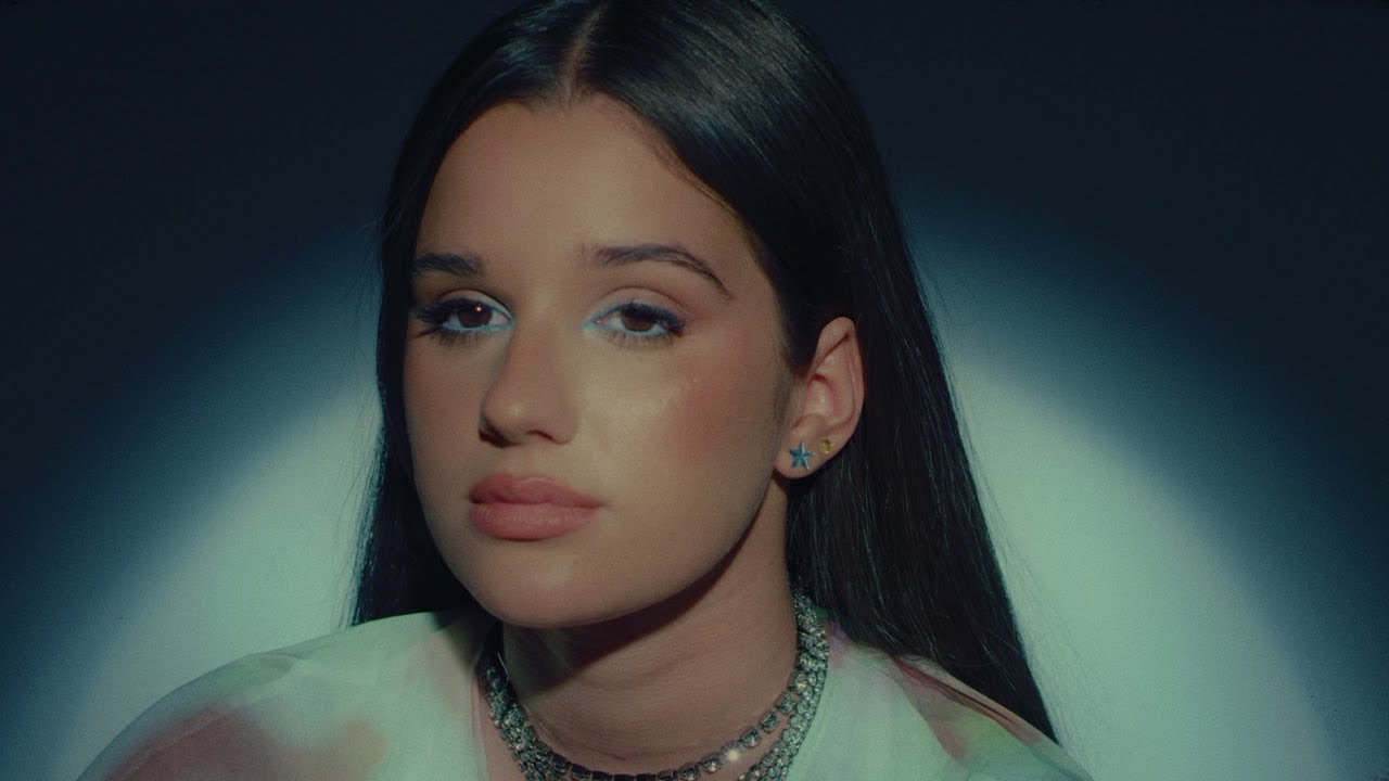 Bianca Costa - Partout & nulle part (Clip officiel)