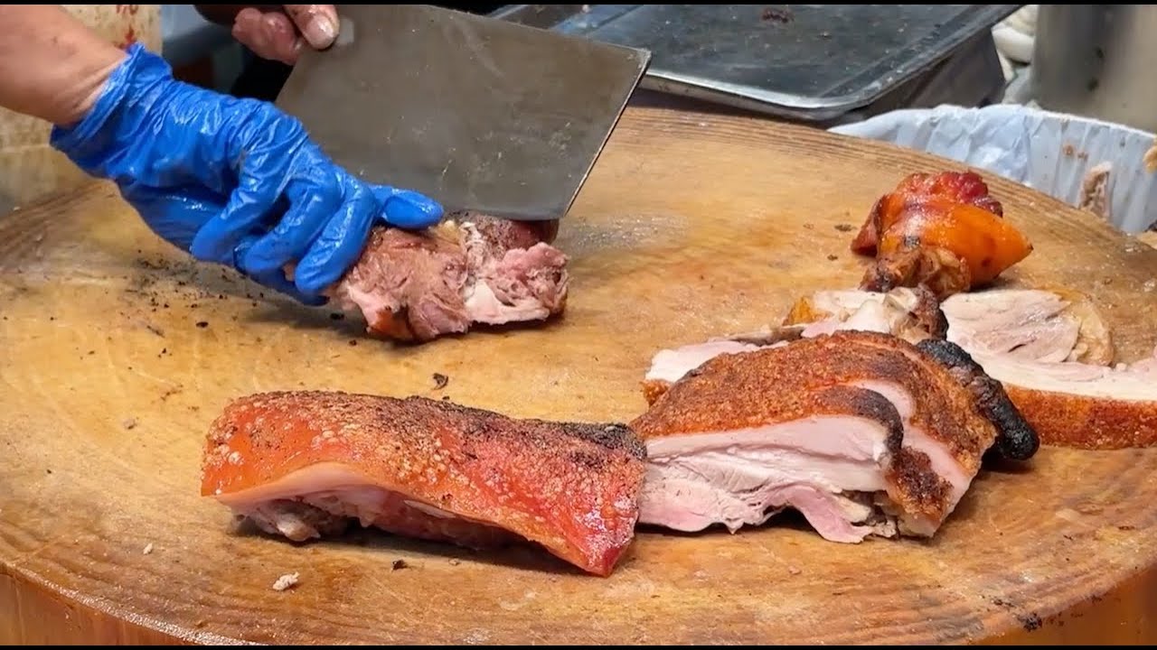 富记非常旺場 師傅斬完一份又一份  #roastedduck #streetfood #food #delicious #bbqpork #roastedgoose #燒味 #燒臘
