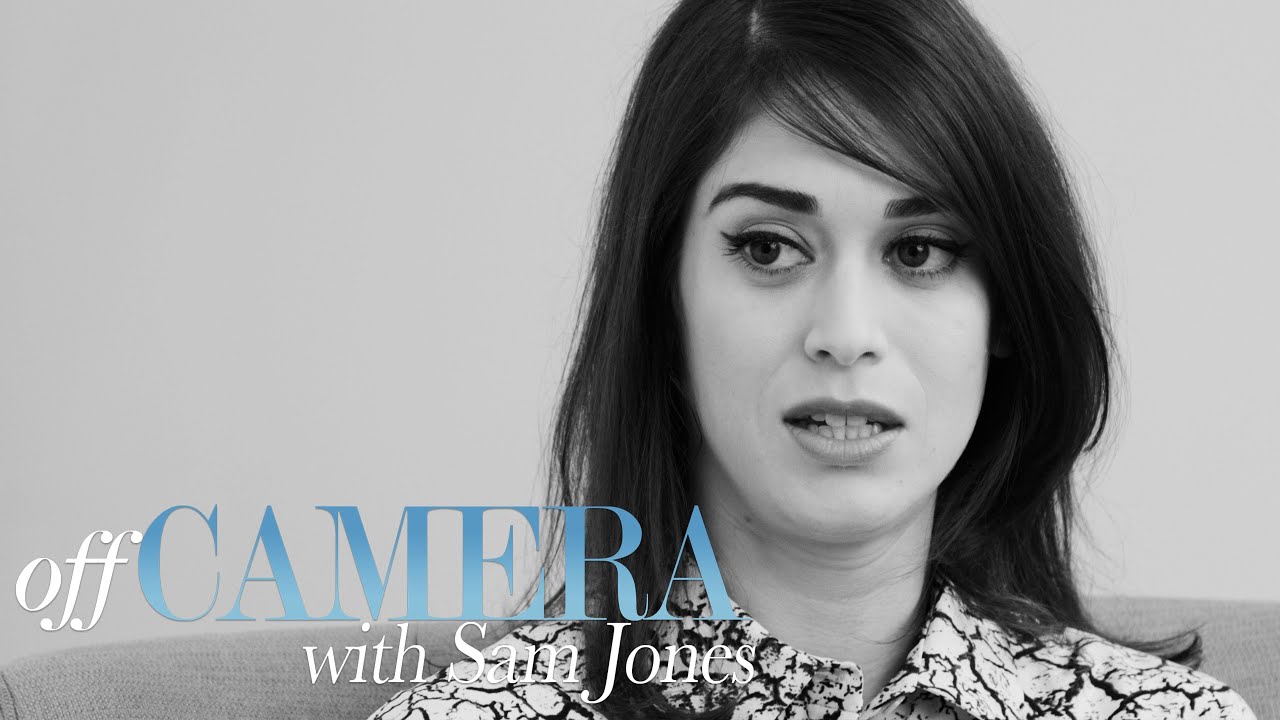 Lizzy Caplan Had Zero Fun on the Set of 'Freaks and Geeks'