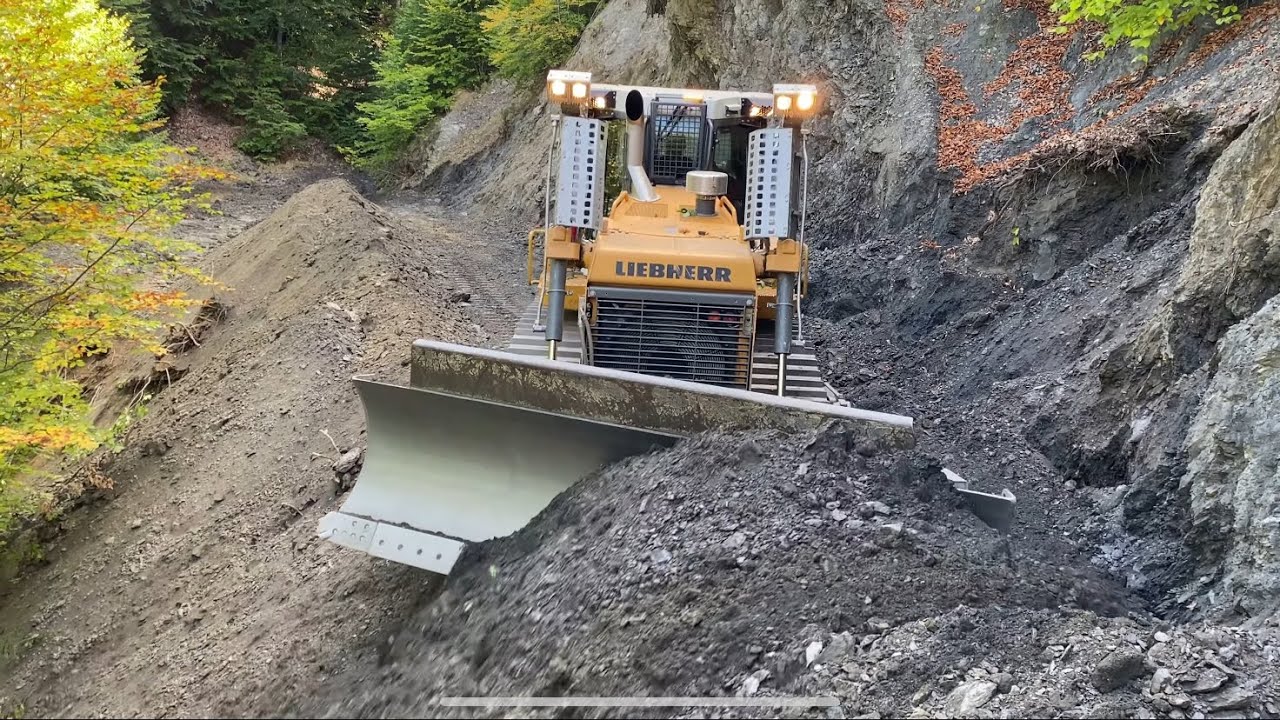 LIEBHERR 746 Dozer ile yol tamiri   #liebherr #bulldozer #dozer #işmakinaları #komatsu #keşfet