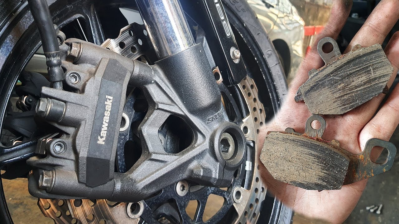 How to replace your brake pads on your Z1000! (Part 1/2) | MotoSiko