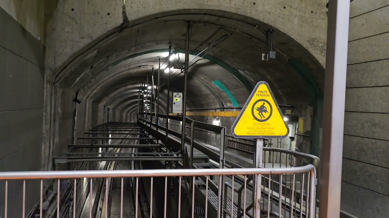 Montr&eacute;al M&eacute;tro: service disruption on the entire Orange Line 🟠 + a new announcement played 🚇