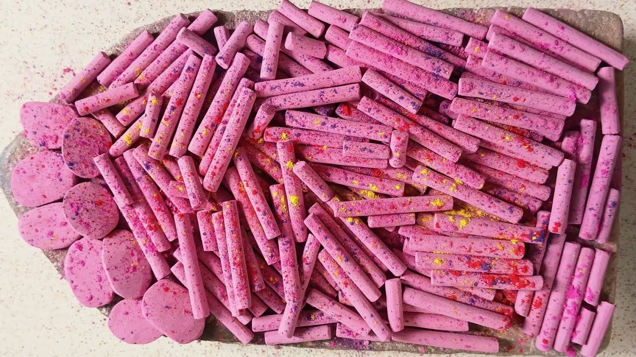 Pink homemade chalk crushing asmr satisfying video 🤤💝🤤 slate pencil crunching/ clay crushing 🤤🤤