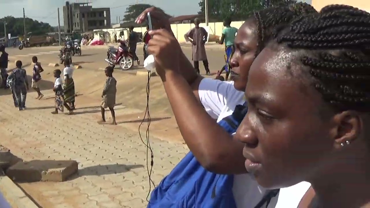 Distribution de dons &agrave; Djidja au Benin