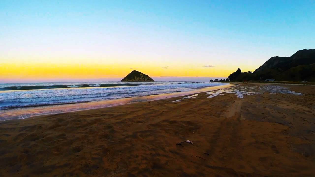 Anaura Bay Waves With Music