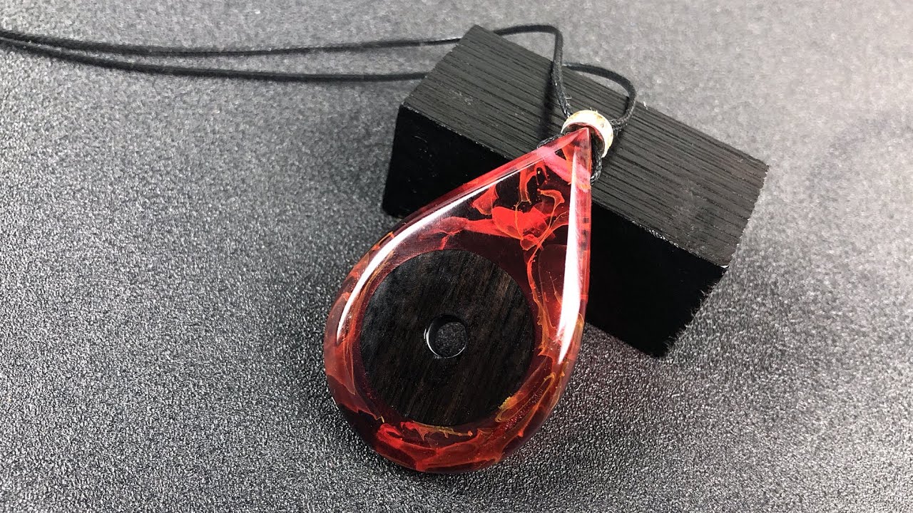 the red color in winter gives you warmth/epoxy resin art jewelry pendant/Resin art #MERRYCHRISTMAS