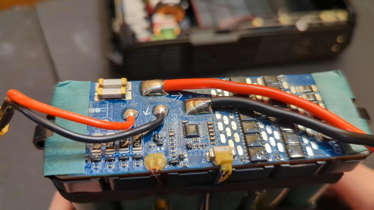 Egretech plume 300 portable power station tear down and a look inside