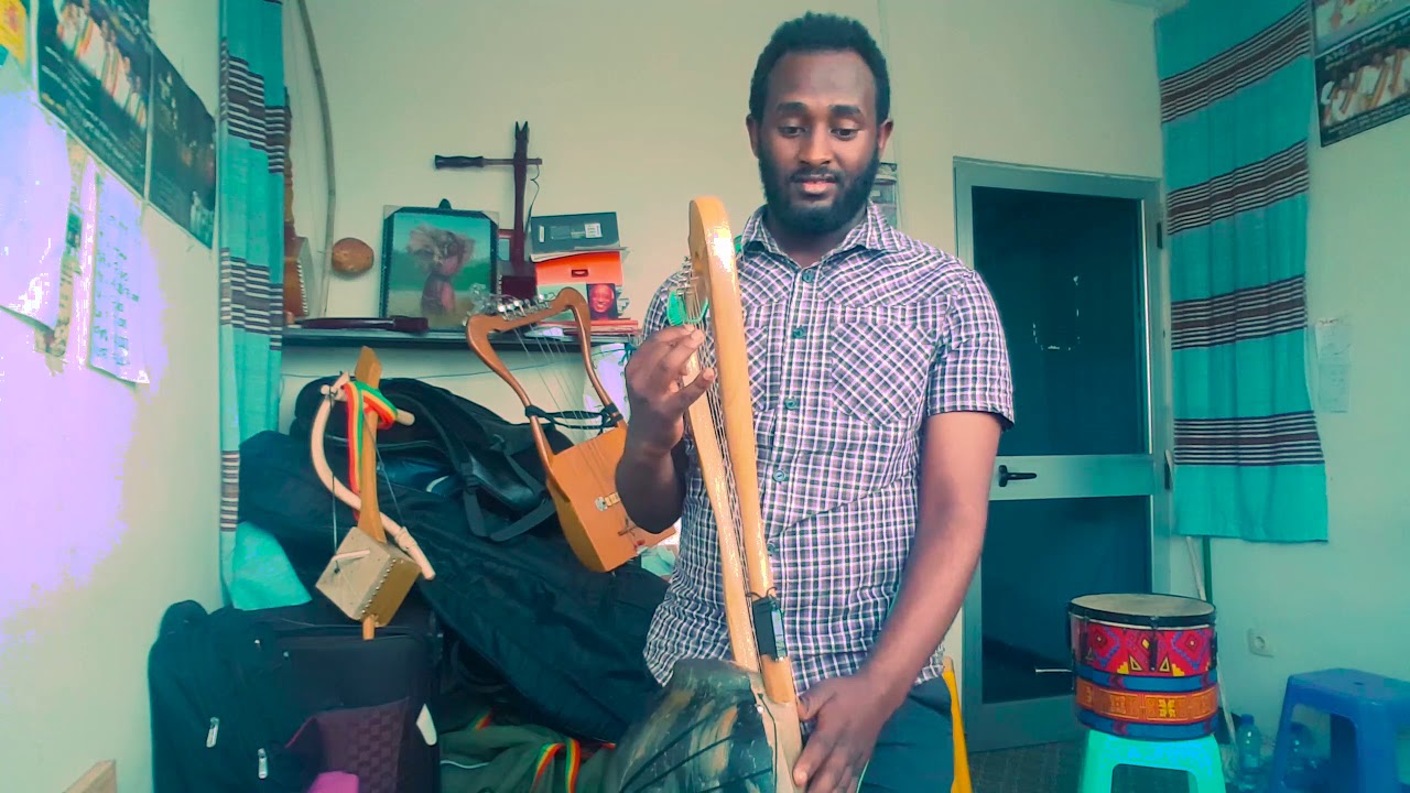 ዲሜጥሮስ እማዋየው ክራር ጨዋታ ከሞሰብ ባንድ Dimetros Emawayew from Moseb cultural band kirar player