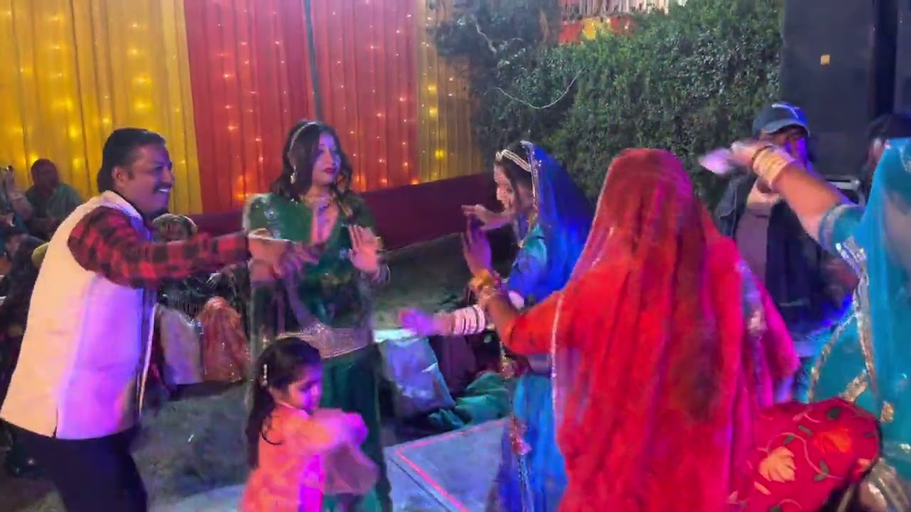 Dj songs ||rajputi wedding dance with family || wedding dance