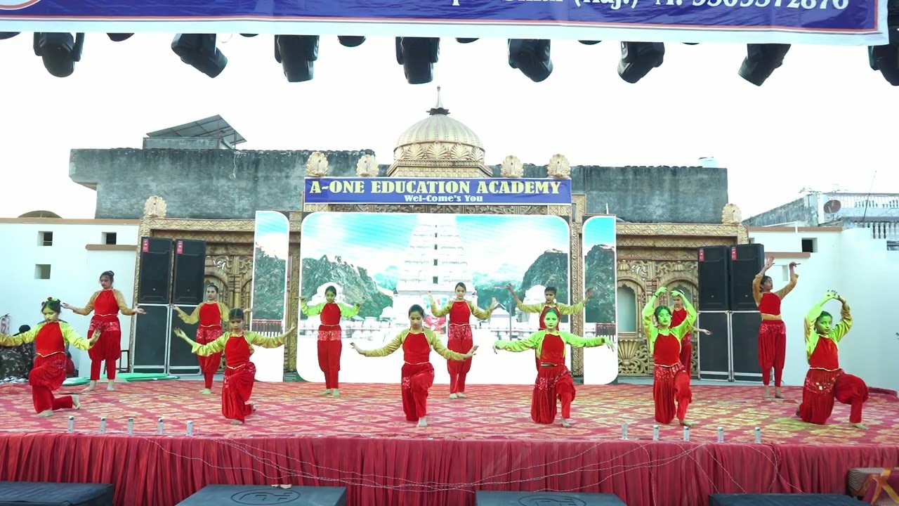 🙏 Shri Ganesh Vandana 🙏  Shubh Aarambh with the blessings of Lord Ganesha. Annual Function 2025–26 🌸