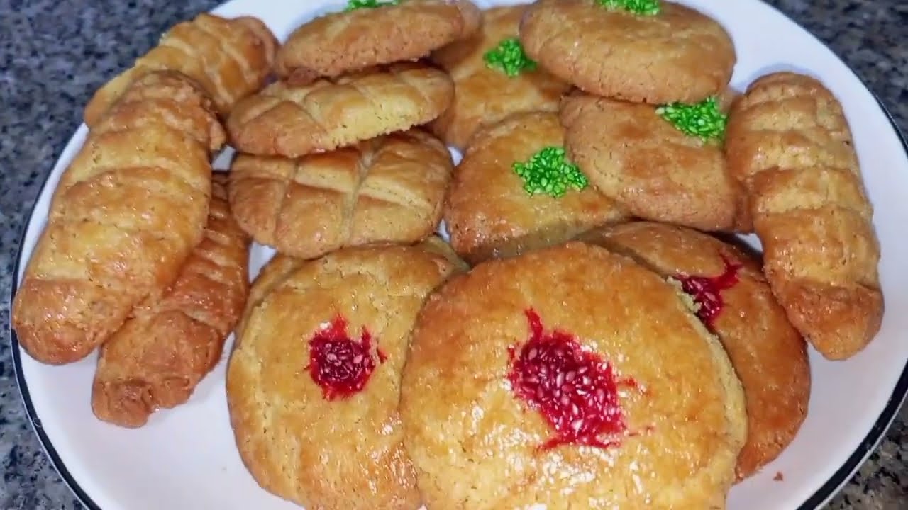 Sham ki Chai k lea Perfect Custard Biscuit Recipe | How To Make Biscuits | Binish Ka Tiffin 