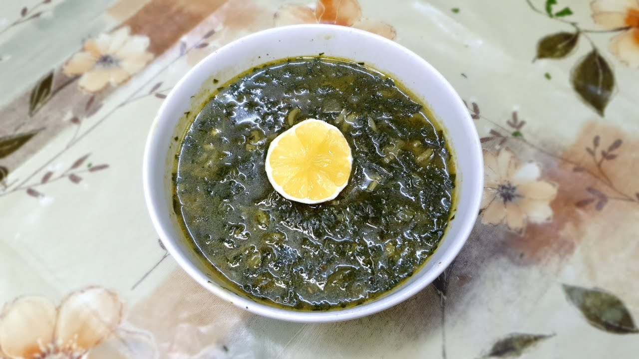 شوربة الخبيزه بالأرز أكله من تراثنا الجميل.. طيبه.. وصحيه.. ومغذيه•♡