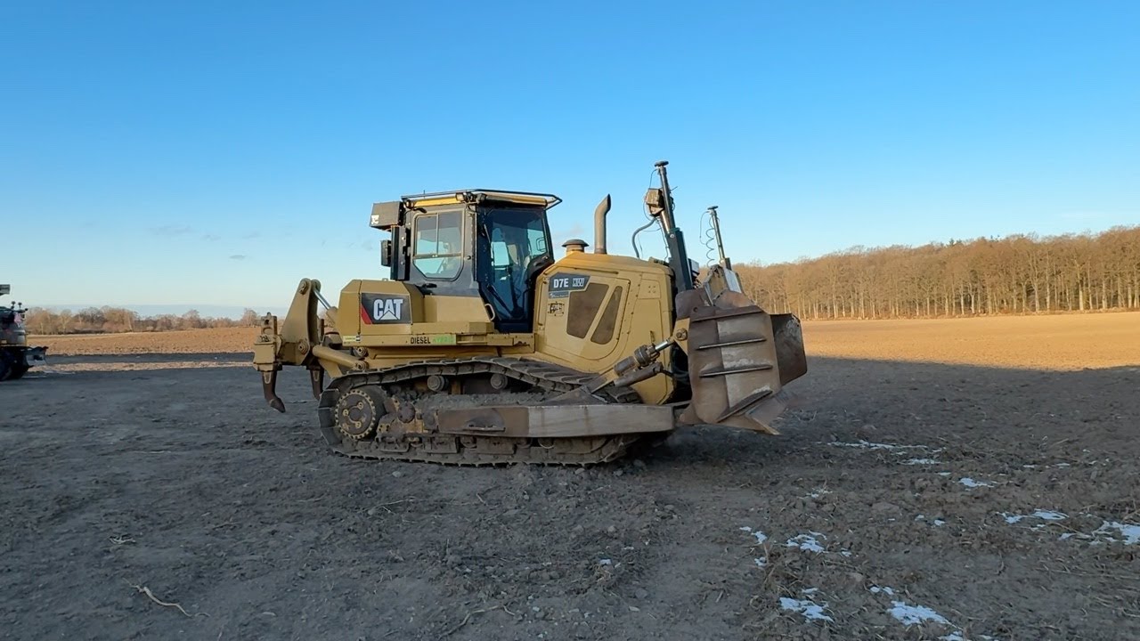 Köp Bandsckaktare CAT D7E Hybrid Med rivare på Klaravik