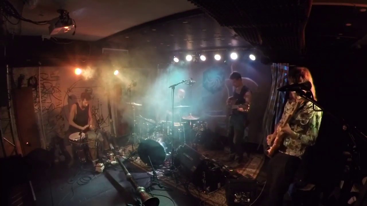TuneUp Sound Collective LIVE im Szimpla Kert (Budapest)
