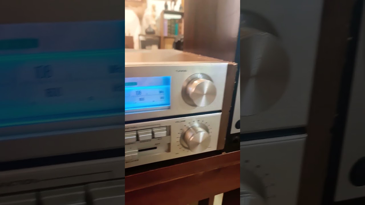 Toshiba SA-520  - Hitachi  HS-20F