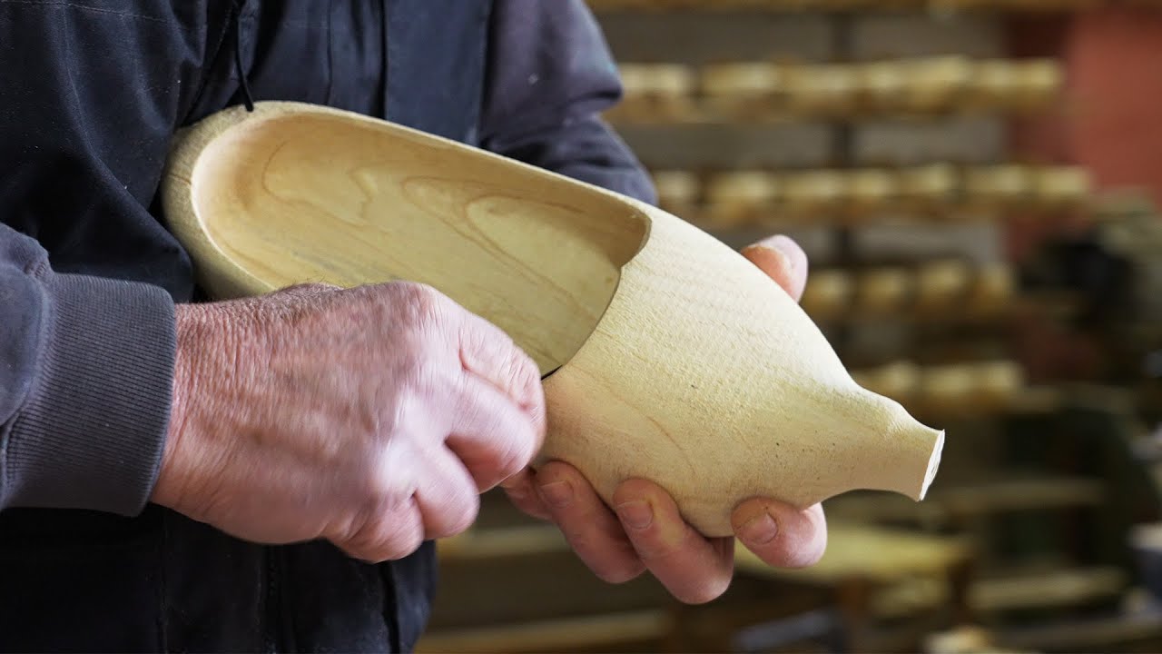 Artisan Sabotier - Fabrication artisanale française de sabots - Saboterie des Lacs - Gérardmer