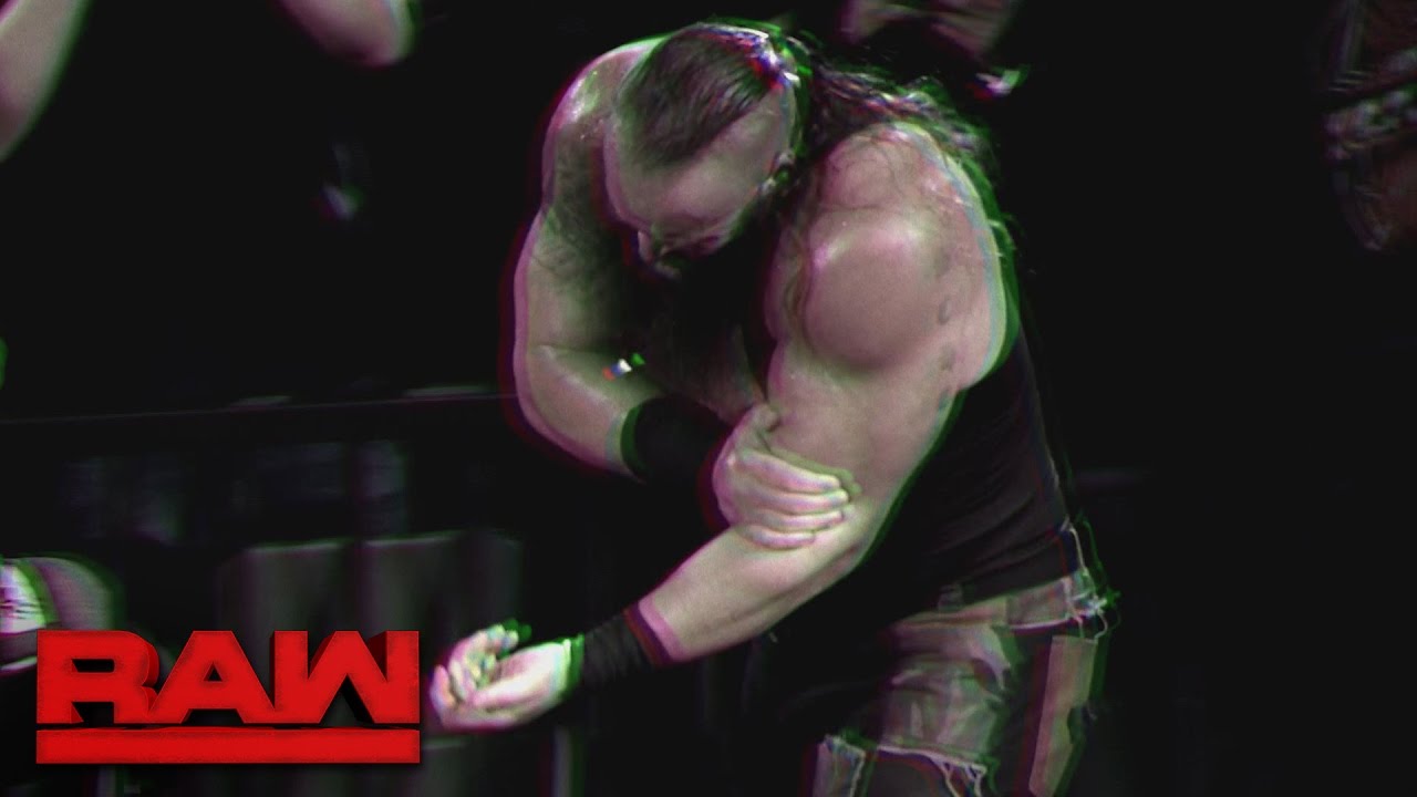Взгляд назад на яростное нападение Романа Рейнса на Брауна Строумана: Raw, 15 мая 2017 г.