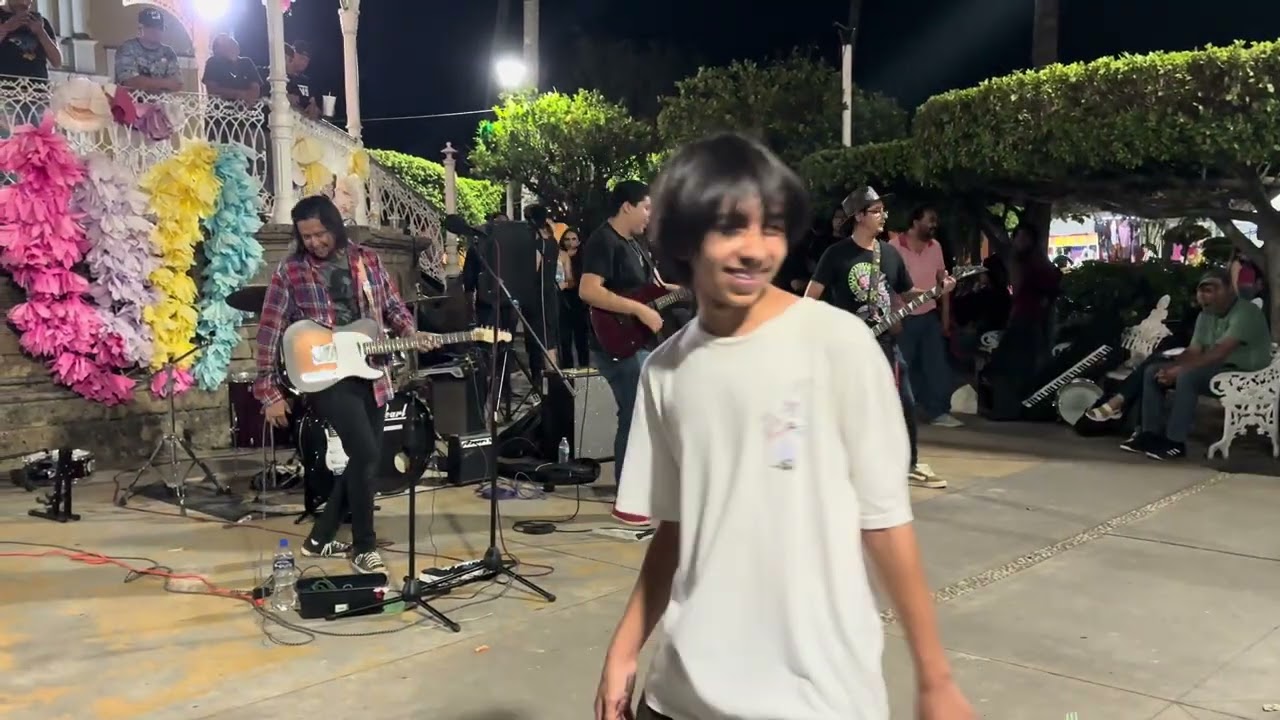 Afrodita Club — Devuélveme a mi chica (cover) en Bajo el nevado