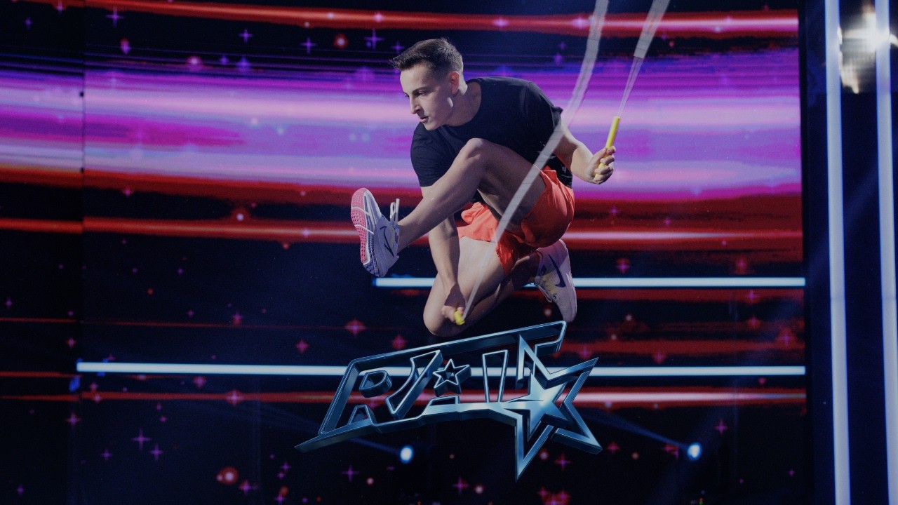 Paul Igreț, controlorul de trafic aerian, a combinat talentul cu distracția | Românii Au Talent S16