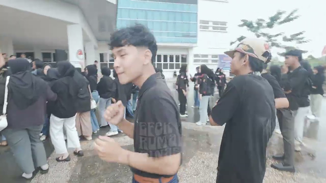 Guns N' Orkes Efek Rumah Dinas - Mari-Mari Berjoget (Koes Plus Cover)